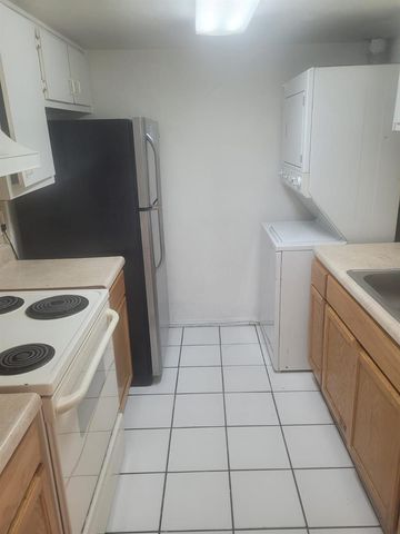 804 SKY LAKE CIRCLE B, Orlando, FL 32809