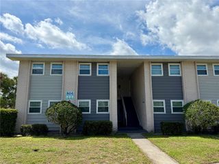 804 SKY LAKE CIRCLE B, Orlando, FL 32809