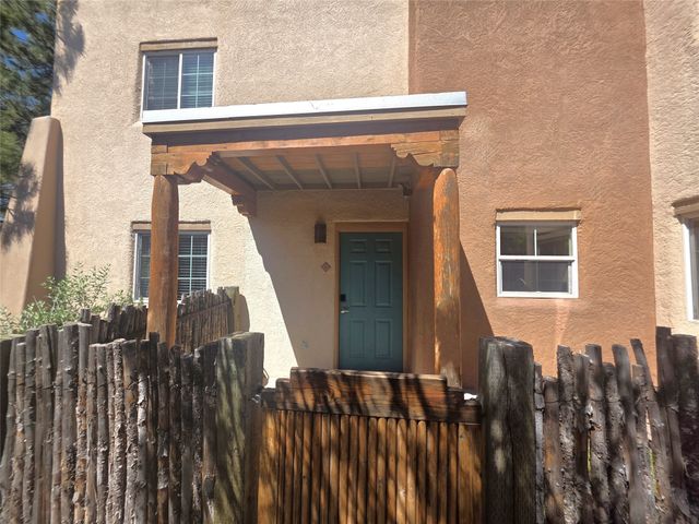 2210 Miguel Chavez 312, Santa Fe, NM 87505