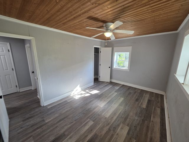 8988 Lyles Rd, Lyles, TN 37098