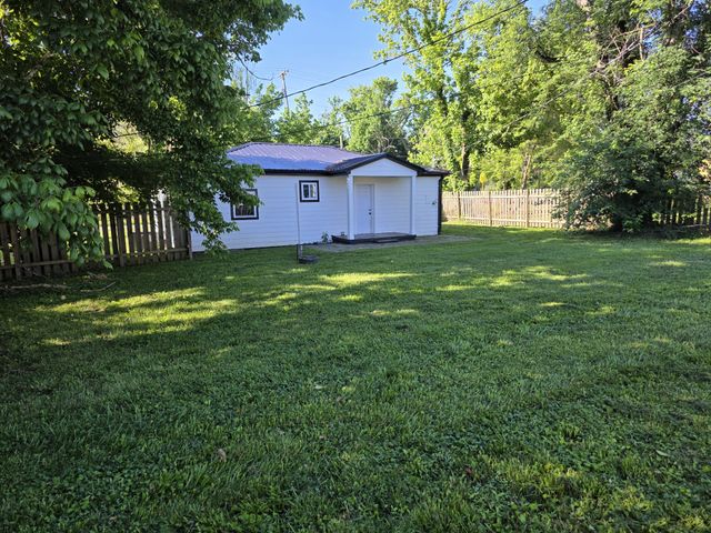 8988 Lyles Rd, Lyles, TN 37098