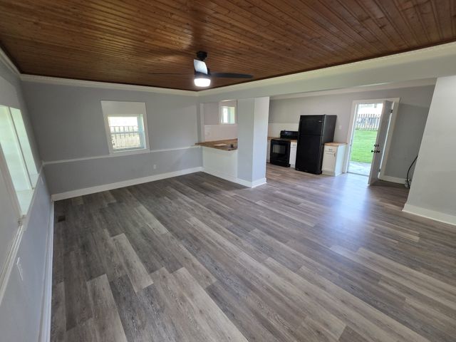 8988 Lyles Rd, Lyles, TN 37098