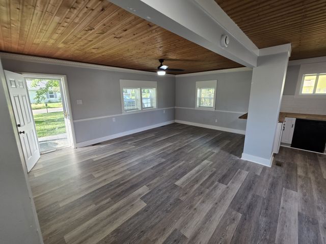 8988 Lyles Rd, Lyles, TN 37098