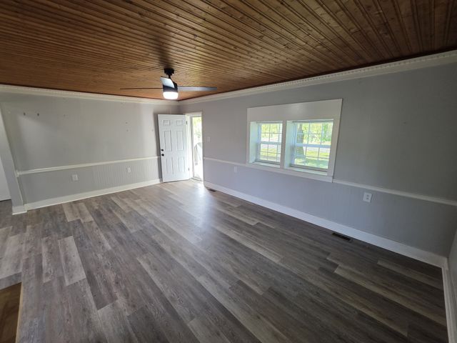 8988 Lyles Rd, Lyles, TN 37098