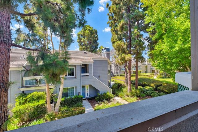 7402 Yellowtail Drive 201, Huntington Beach, CA 92648