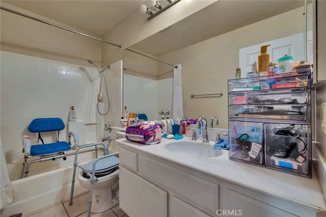 7402 Yellowtail Drive 201, Huntington Beach, CA 92648