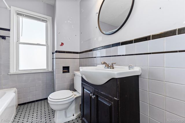 8626 Brace Street, Detroit, MI 48228