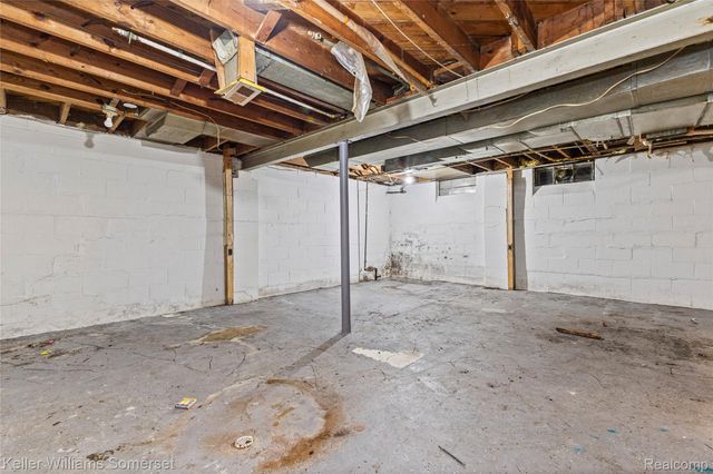 8626 Brace Street, Detroit, MI 48228