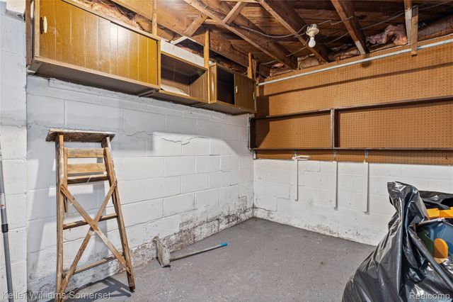 8626 Brace Street, Detroit, MI 48228