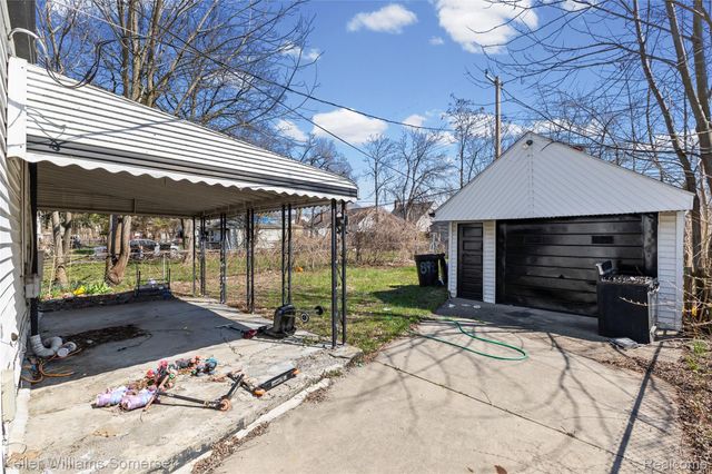 8626 Brace Street, Detroit, MI 48228