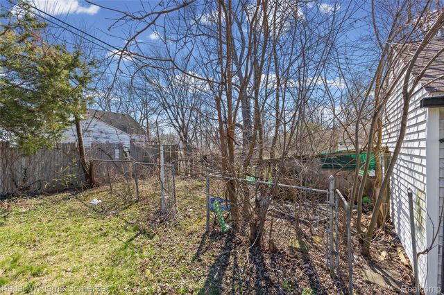 8626 Brace Street, Detroit, MI 48228