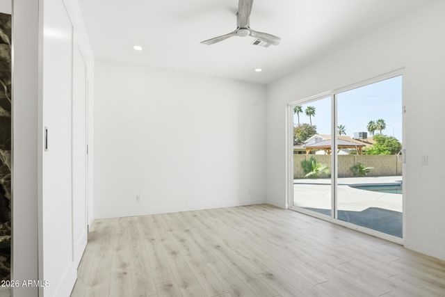 2245 E CAPRI Circle, Mesa, AZ 85204