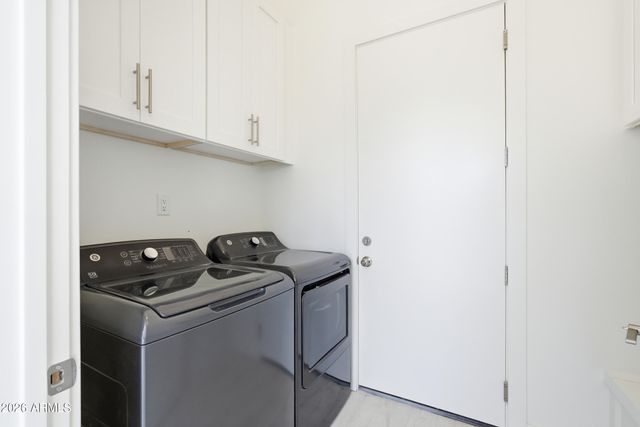 2245 E CAPRI Circle, Mesa, AZ 85204