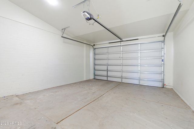 2245 E CAPRI Circle, Mesa, AZ 85204