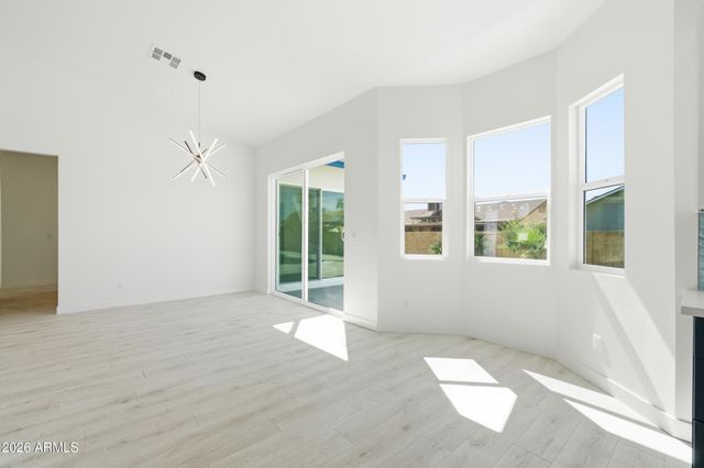 2245 E CAPRI Circle, Mesa, AZ 85204