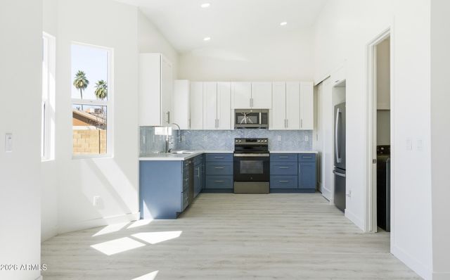 2245 E CAPRI Circle, Mesa, AZ 85204