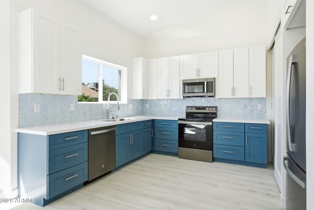 2245 E CAPRI Circle, Mesa, AZ 85204