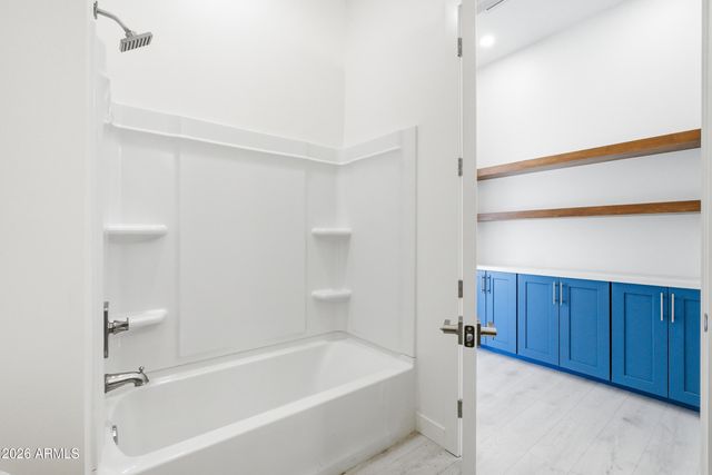 2245 E CAPRI Circle, Mesa, AZ 85204