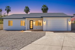 2245 E CAPRI Circle, Mesa, AZ 85204