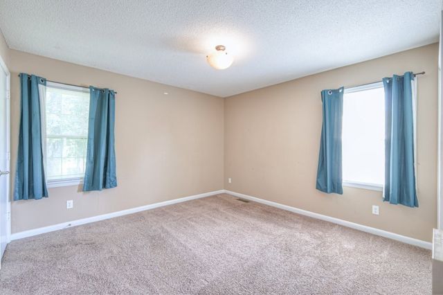 105 Kingwood Ave, Shelbyville, TN 37160