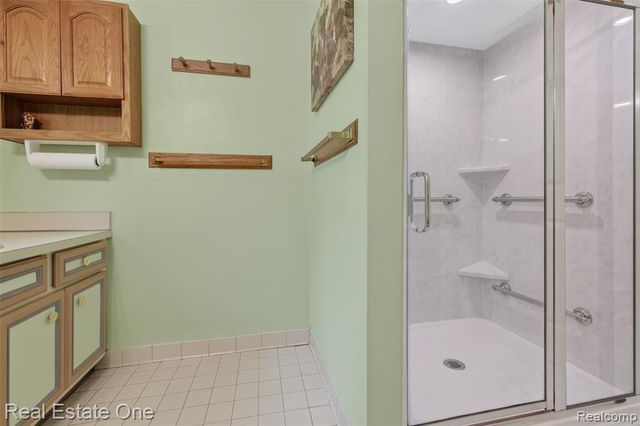 417 Eckford Circle, Troy, MI 48085