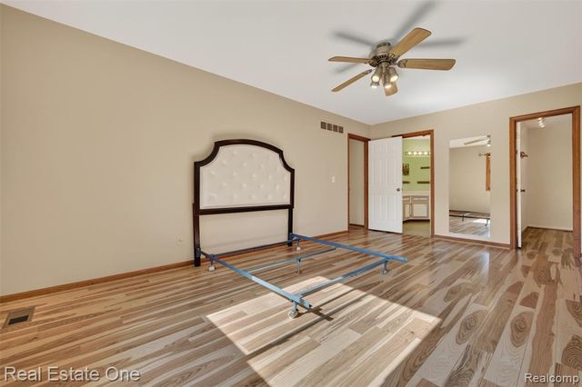 417 Eckford Circle, Troy, MI 48085