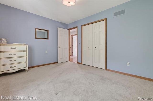 417 Eckford Circle, Troy, MI 48085