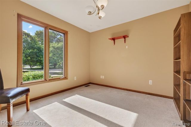 417 Eckford Circle, Troy, MI 48085