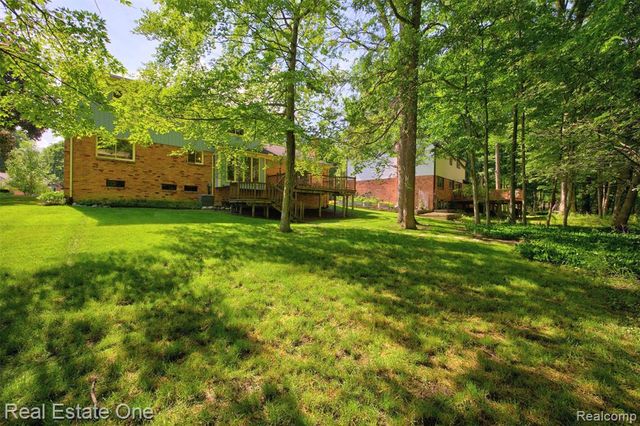 417 Eckford Circle, Troy, MI 48085