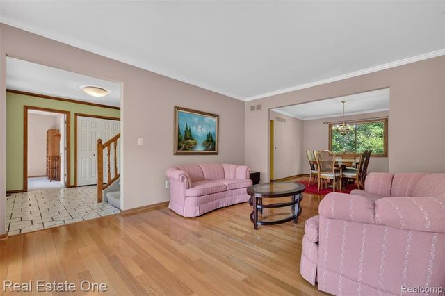 417 Eckford Circle, Troy, MI 48085