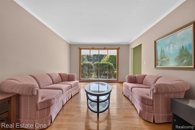 417 Eckford Circle, Troy, MI 48085