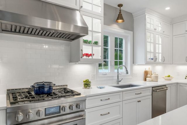 28 Settlers Ridge Road, Windham, NH 03087