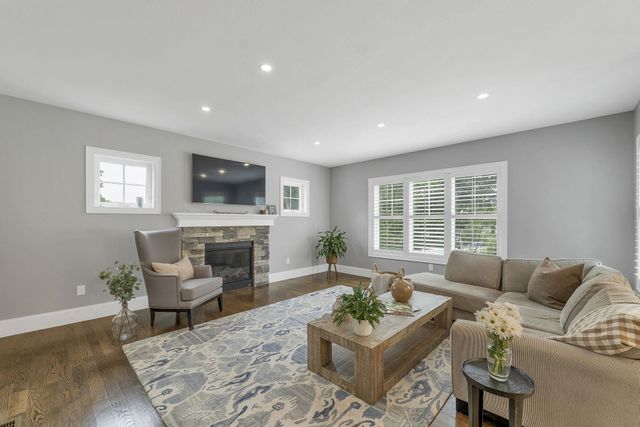 28 Settlers Ridge Road, Windham, NH 03087