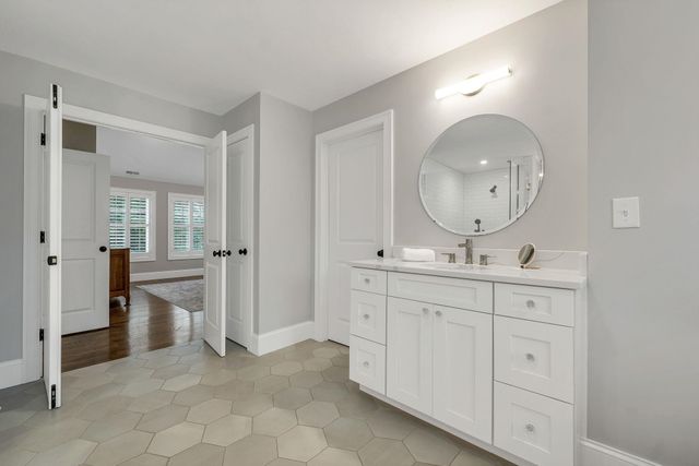 28 Settlers Ridge Road, Windham, NH 03087