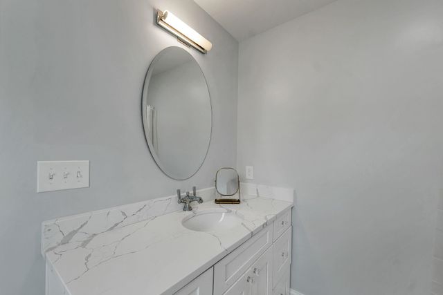 28 Settlers Ridge Road, Windham, NH 03087