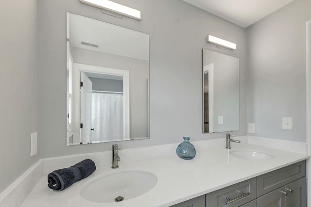 28 Settlers Ridge Road, Windham, NH 03087