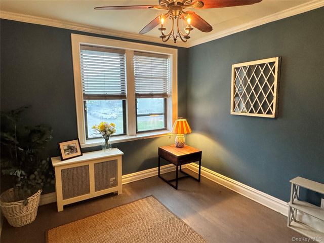 222 7th Street 2B, Garden City, NY 11530