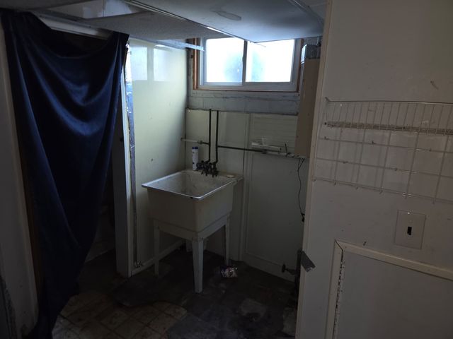 14102 S clark Street, Riverdale, IL 60827