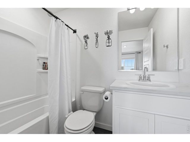 438 Mountain Bluebird Dr, Johnstown, CO 80534