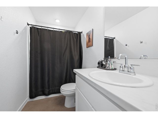 438 Mountain Bluebird Dr, Johnstown, CO 80534