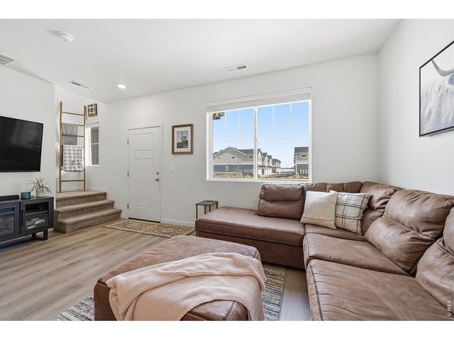 438 Mountain Bluebird Dr, Johnstown, CO 80534