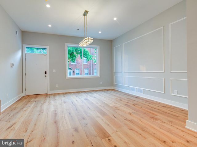 1019 E PALMER ST, Philadelphia, PA 19125