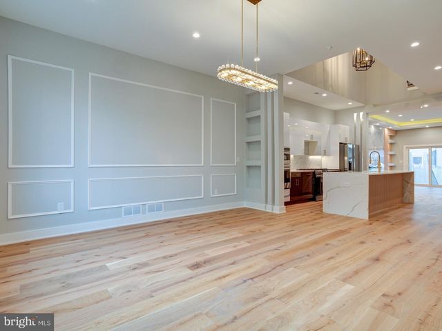 1019 E PALMER ST, Philadelphia, PA 19125