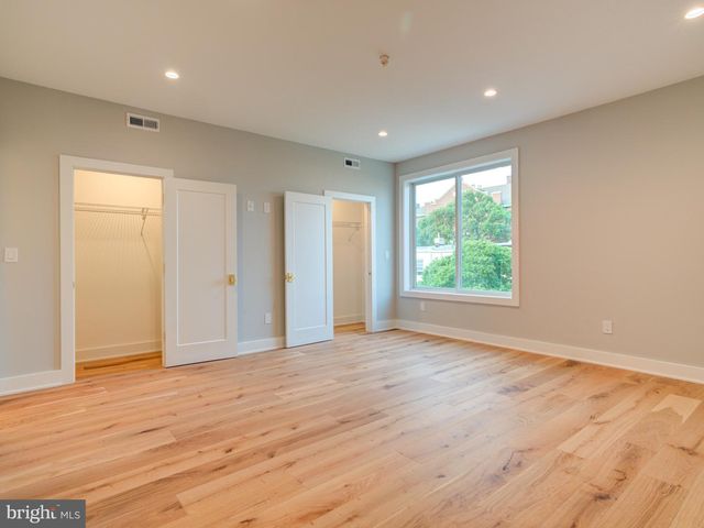 1019 E PALMER ST, Philadelphia, PA 19125