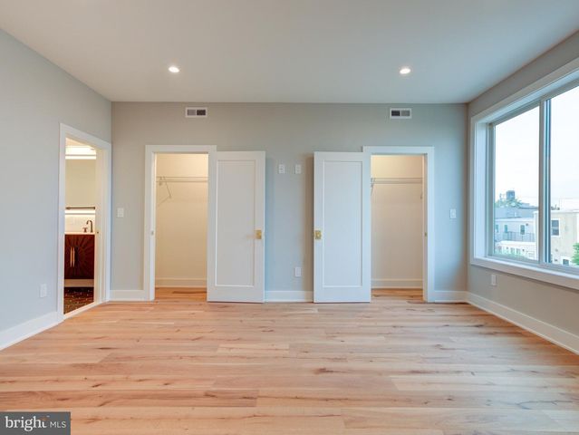 1019 E PALMER ST, Philadelphia, PA 19125