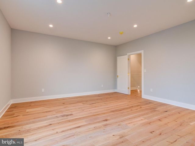 1019 E PALMER ST, Philadelphia, PA 19125