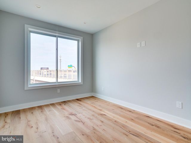 1019 E PALMER ST, Philadelphia, PA 19125