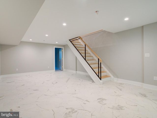 1019 E PALMER ST, Philadelphia, PA 19125