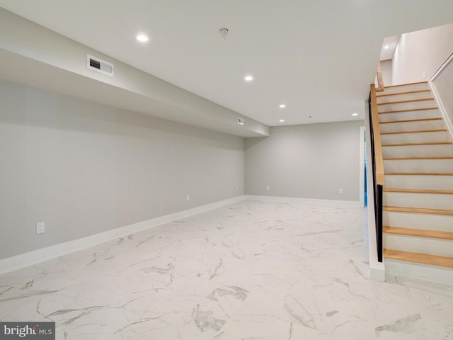 1019 E PALMER ST, Philadelphia, PA 19125