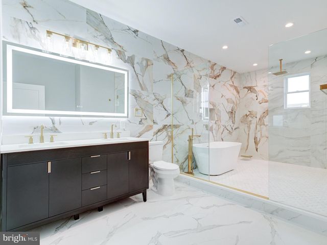 1019 E PALMER ST, Philadelphia, PA 19125